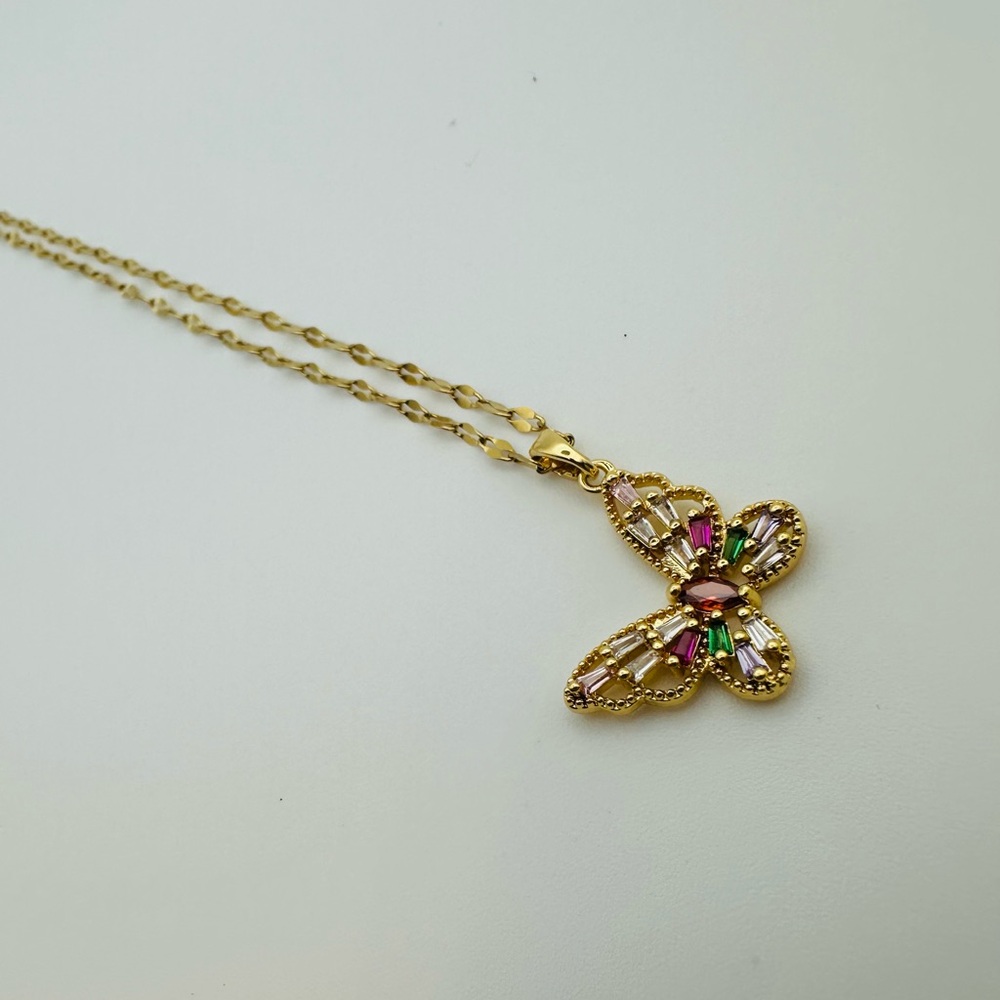 Elegant necklace with multicolored butterfly charm 🦋
